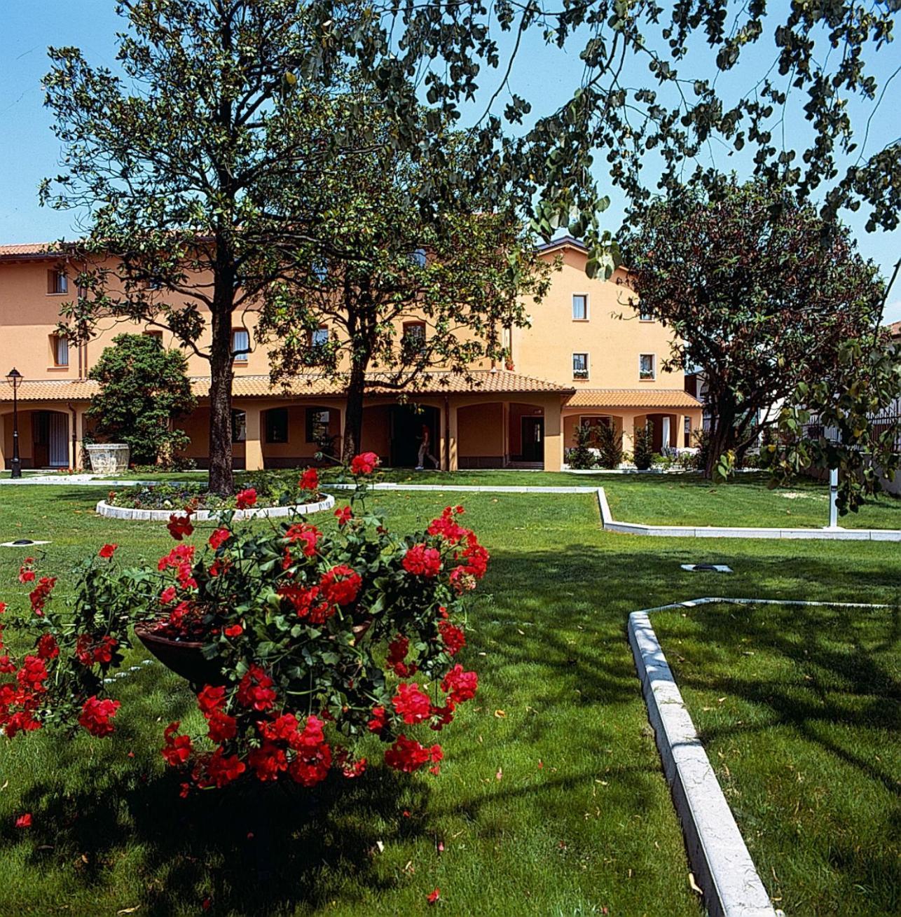 Hotel Dall'Ongaro Ghirano エクステリア 写真