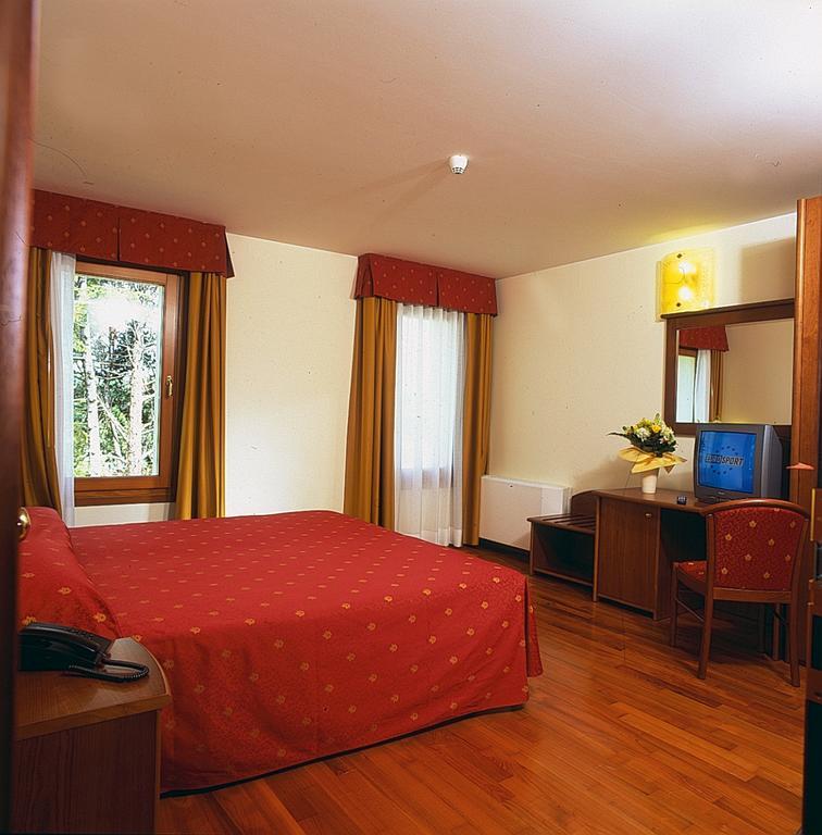 Hotel Dall'Ongaro Ghirano エクステリア 写真