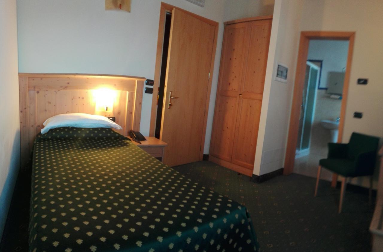 Hotel Dall'Ongaro Ghirano エクステリア 写真