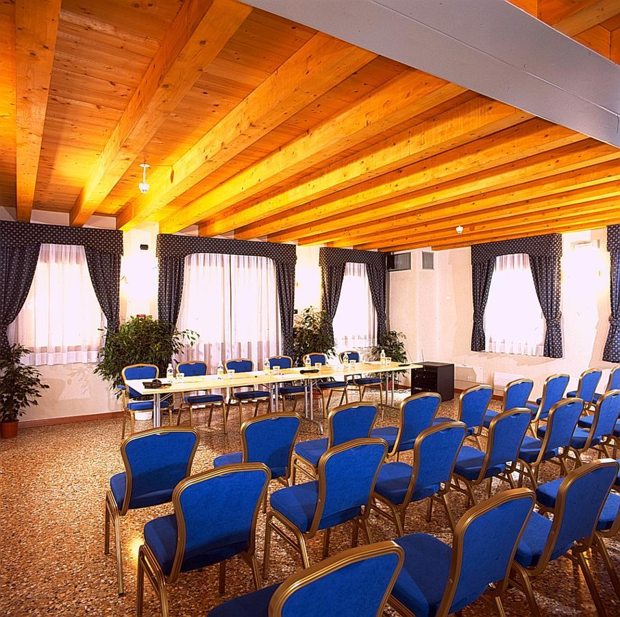 Hotel Dall'Ongaro Ghirano エクステリア 写真