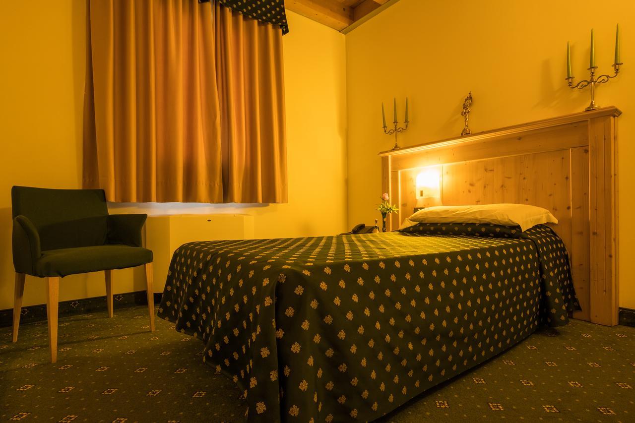 Hotel Dall'Ongaro Ghirano エクステリア 写真