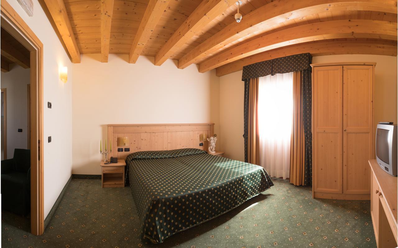 Hotel Dall'Ongaro Ghirano エクステリア 写真