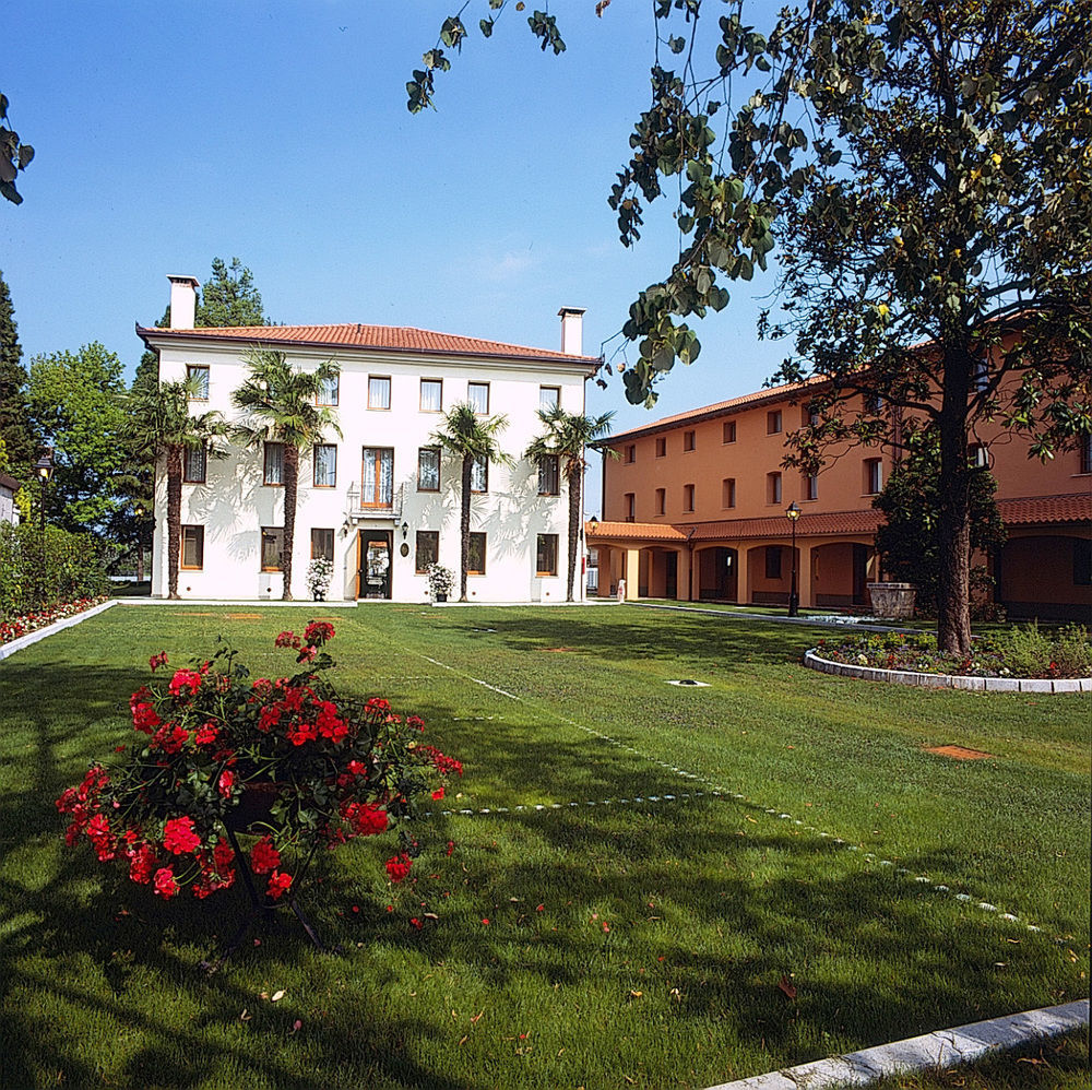 Hotel Dall'Ongaro Ghirano エクステリア 写真