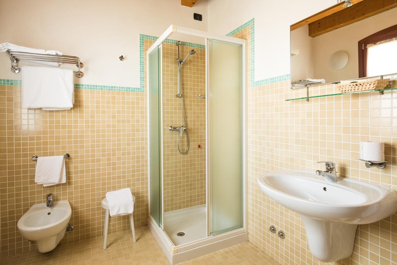 Hotel Dall'Ongaro Ghirano エクステリア 写真