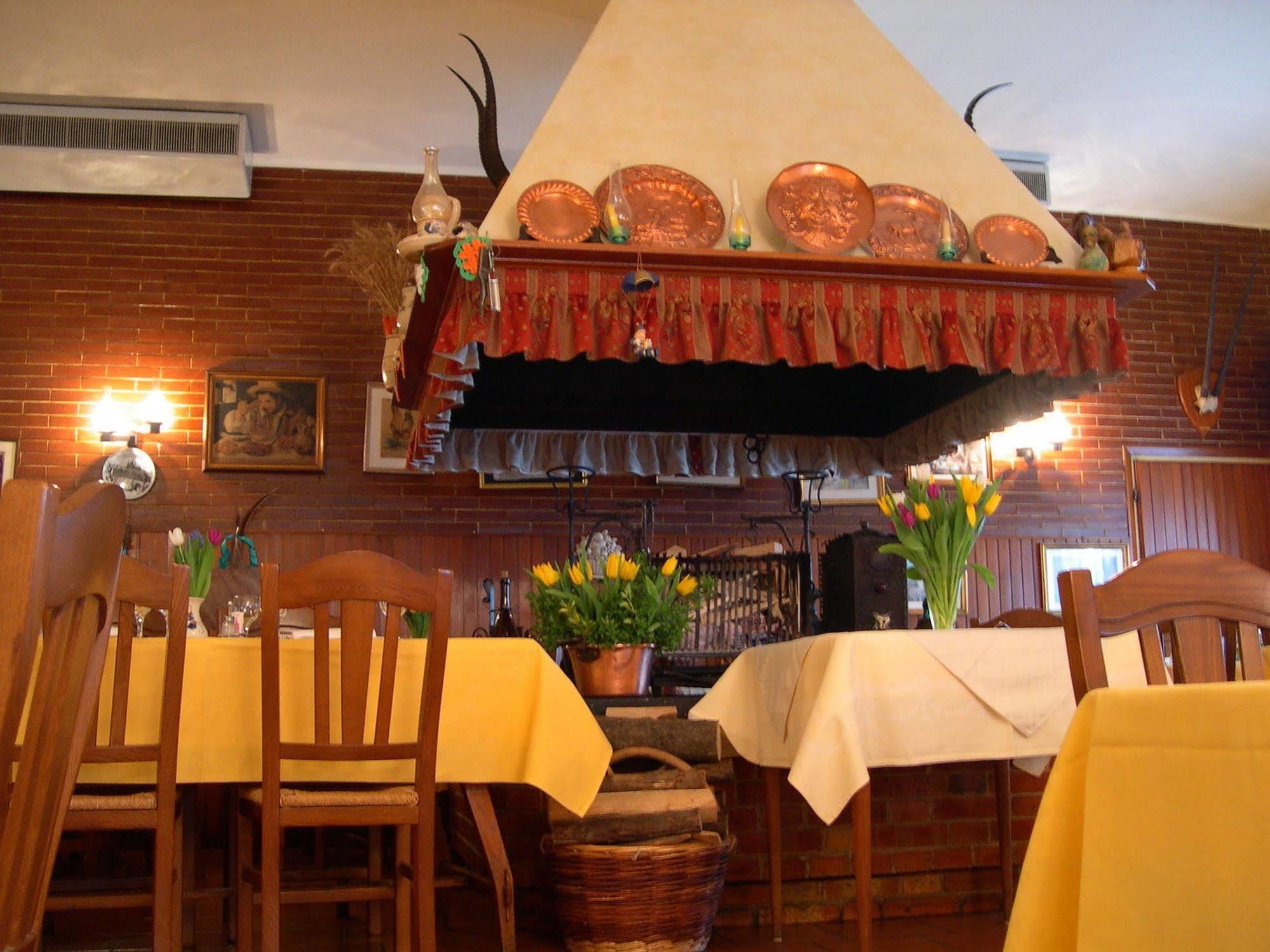 Hotel Dall'Ongaro Ghirano エクステリア 写真